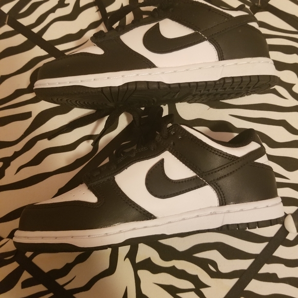 Brand new Nike Dunk Low Pandas Size 13c - Picture 7 of 10